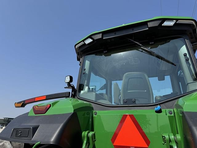 Image of John Deere 8R 250 equipment image 3
