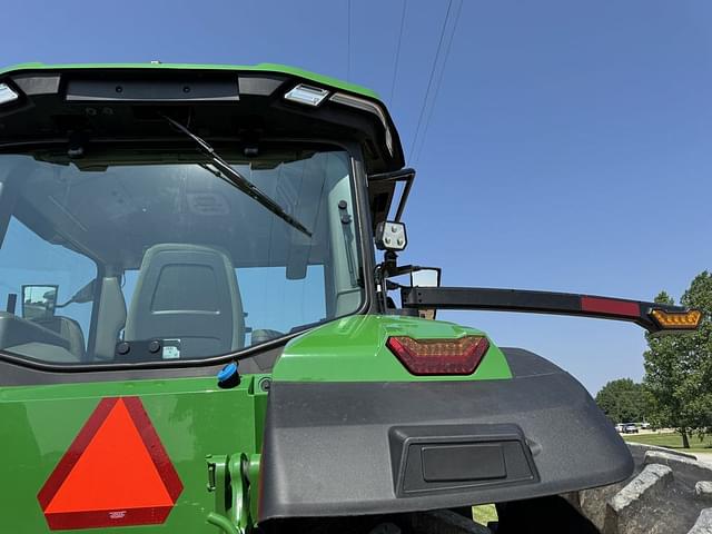 Image of John Deere 8R 250 equipment image 2