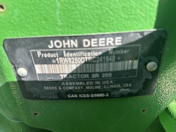 Image of John Deere 8R 250 equipment image 2