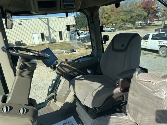 Image of John Deere 8R 250 equipment image 4