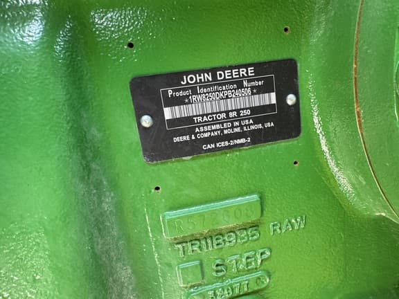 Image of John Deere 8R 250 equipment image 3