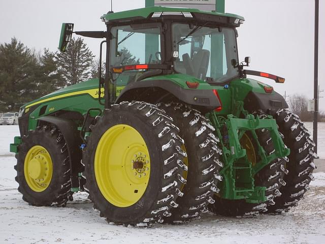 Image of John Deere 8R 250 equipment image 2