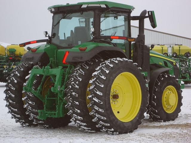 Image of John Deere 8R 250 equipment image 4