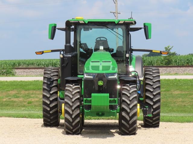 Image of John Deere 8R 250 equipment image 2