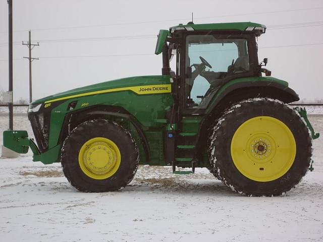 Image of John Deere 8R 250 equipment image 1