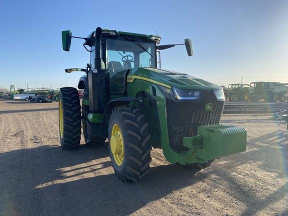 Image of John Deere 8R 250 equipment image 2