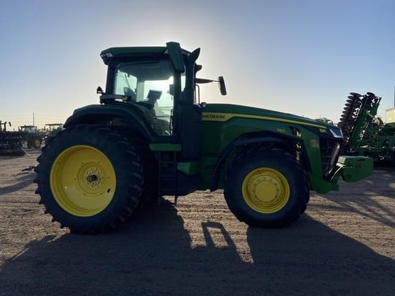 Image of John Deere 8R 250 equipment image 3