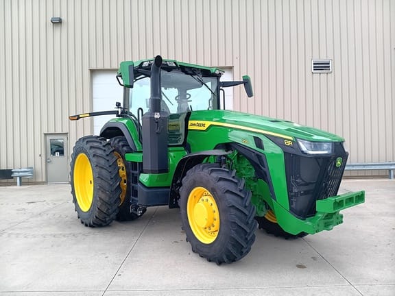 2024 John Deere 8R 250 Equipment Image0
