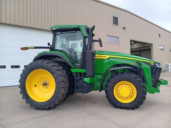 Image of John Deere 8R 250 equipment image 1