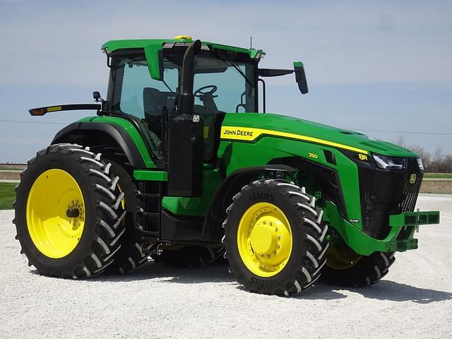 Image of John Deere 8R 250 equipment image 1