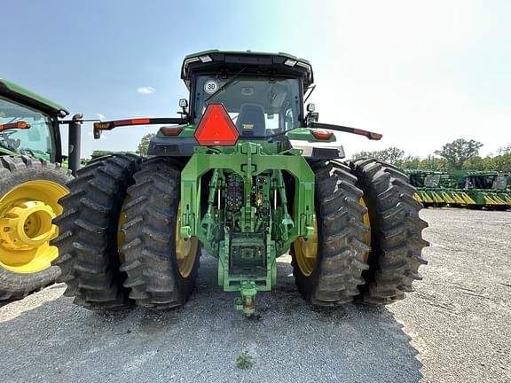 Image of John Deere 8R 250 equipment image 2