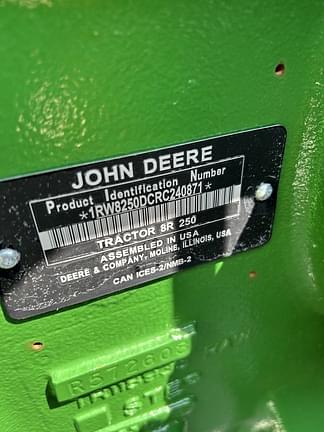 Image of John Deere 8R 250 equipment image 3