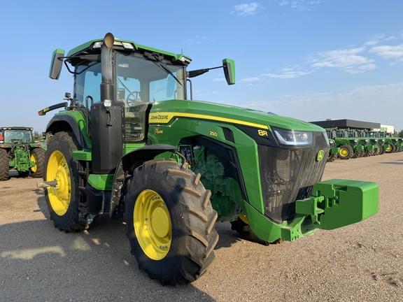 Image of John Deere 8R 250 equipment image 2