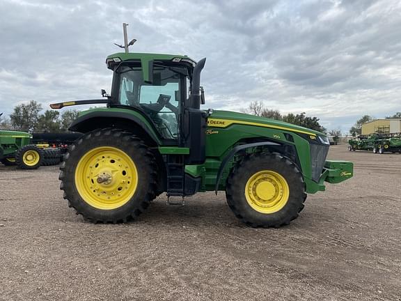 Image of John Deere 8R 250 equipment image 4