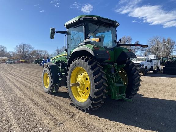 Image of John Deere 8R 250 equipment image 2