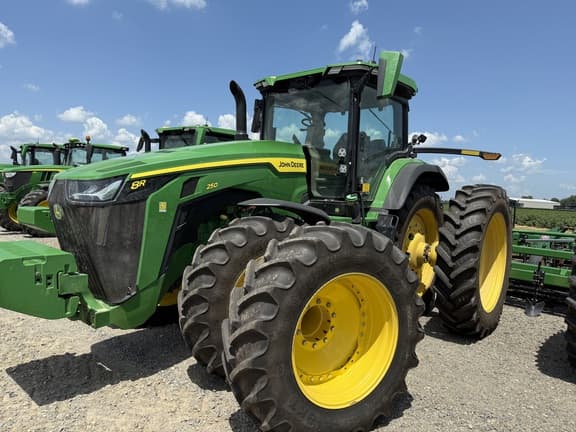 Image of John Deere 8R 250 Primary image