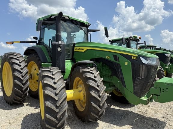 2024 John Deere 8R 250 Equipment Image0