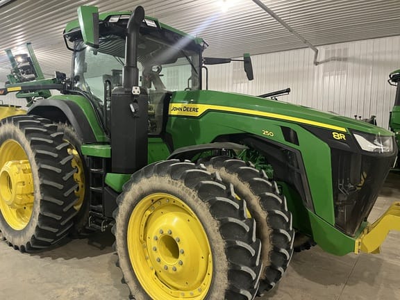 2024 John Deere 8R 250 Equipment Image0