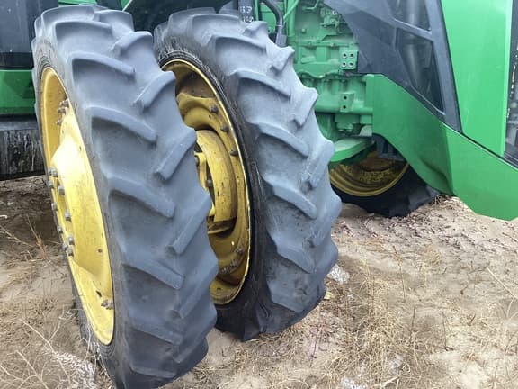 Image of John Deere 8R 250 equipment image 3