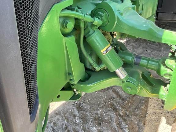 Image of John Deere 8R 250 equipment image 4