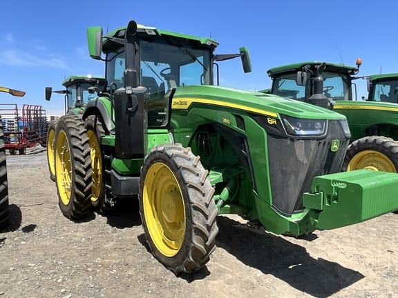 2024 John Deere 8R 250 Equipment Image0