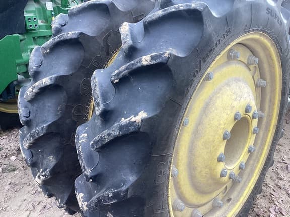 Image of John Deere 8R 250 equipment image 4