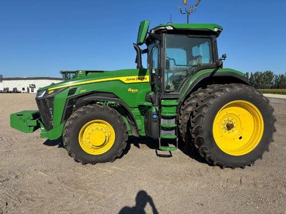 Image of John Deere 8R 250 equipment image 1