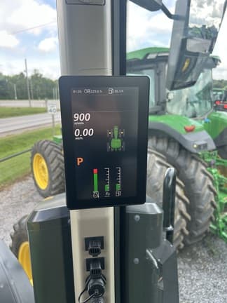 Image of John Deere 8R 250 equipment image 3