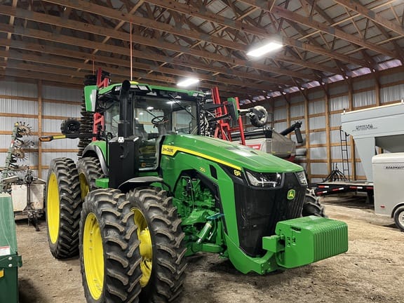 2024 John Deere 8R 250 Equipment Image0