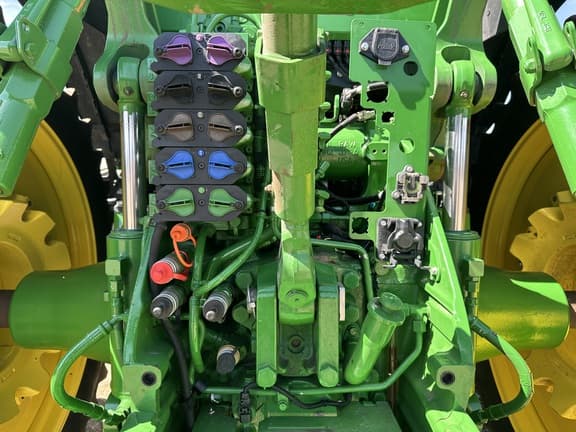 Image of John Deere 8R 250 equipment image 4