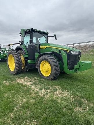 2024 John Deere 8R 250 Equipment Image0