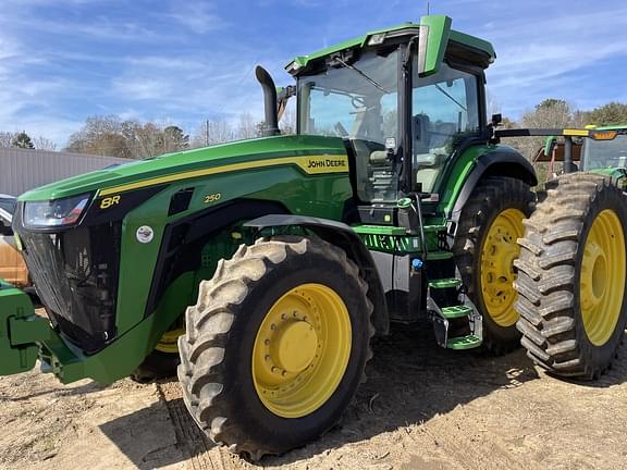 Image of John Deere 8R 250 equipment image 1