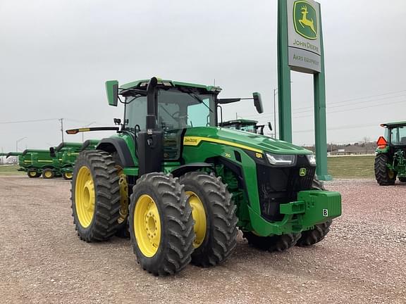 Image of John Deere 8R 250 equipment image 2
