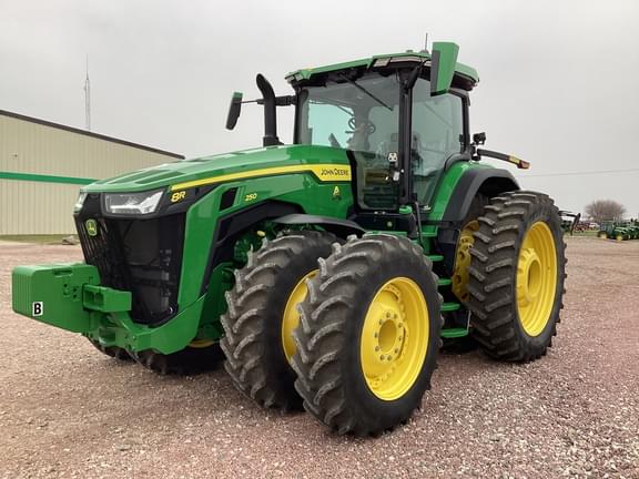 Image of John Deere 8R 250 equipment image 1