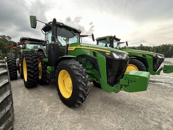 Image of John Deere 8R 250 equipment image 1