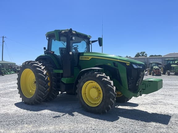Image of John Deere 8R 250 equipment image 2