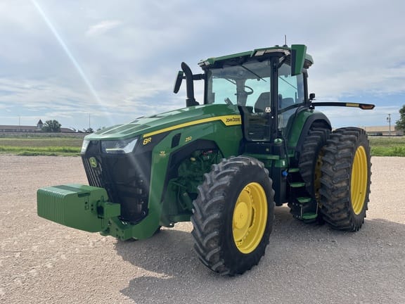 2024 John Deere 8R 250 Equipment Image0