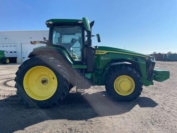 Image of John Deere 8R 250 equipment image 4