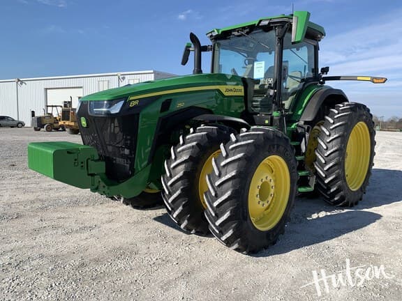 Image of John Deere 8R 250 equipment image 2