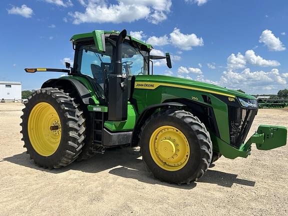 Image of John Deere 8R 250 equipment image 3