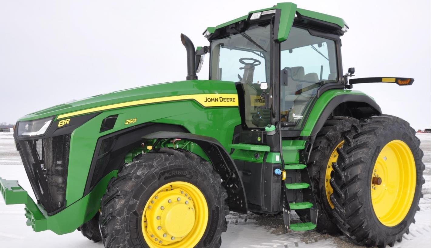 2024 John Deere 8R 250 Equipment Image0