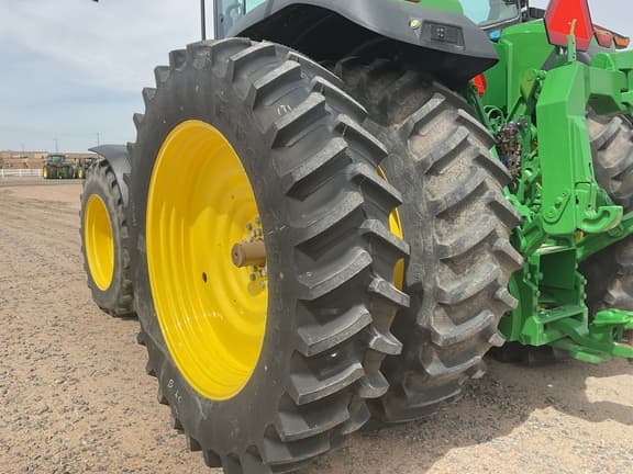 Image of John Deere 8R 250 equipment image 4