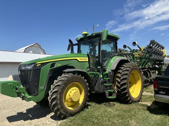 2024 John Deere 8R 250 Equipment Image0