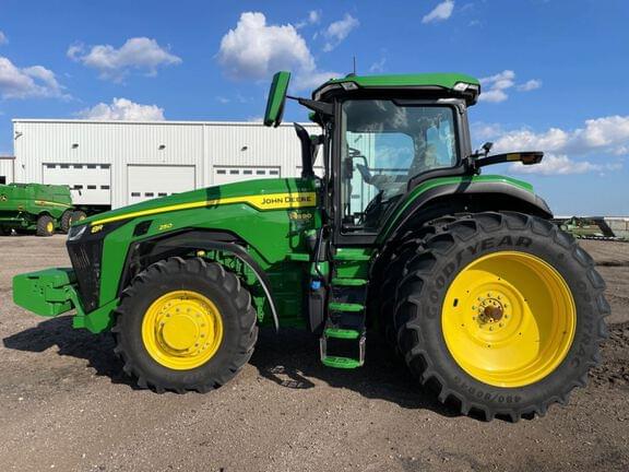 Image of John Deere 8R 250 equipment image 1