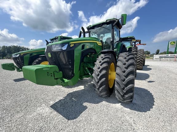 Image of John Deere 8R 250 equipment image 2