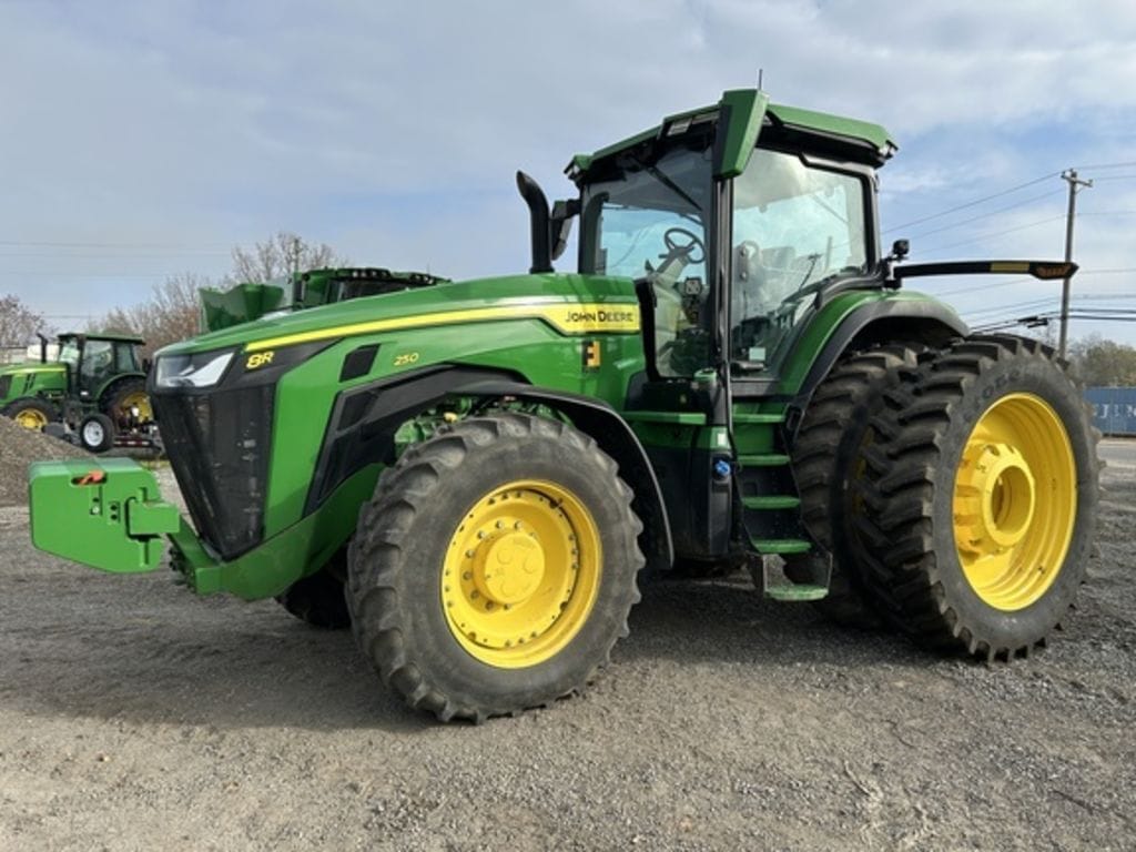 2024 John Deere 8R 250 Equipment Image0