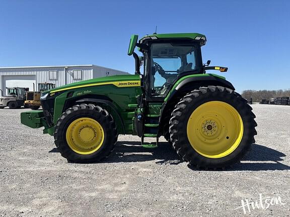 Image of John Deere 8R 250 equipment image 2