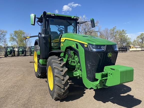 Image of John Deere 8R 250 equipment image 2