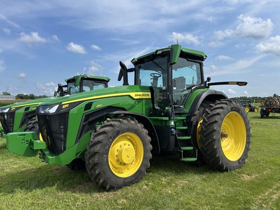 2024 John Deere 8R 250 Equipment Image0