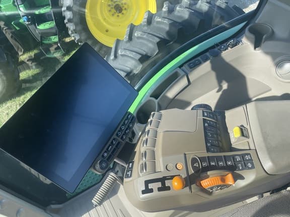 Image of John Deere 8R 250 equipment image 4